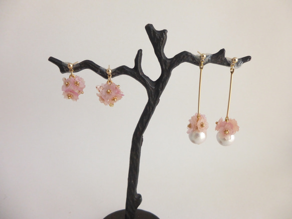 小櫻花和搖曳的棉珍珠耳環 第3張的照片