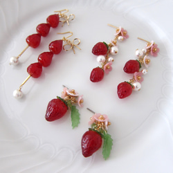 ★2020年新作品★開花的草莓無環耳環 第8張的照片
