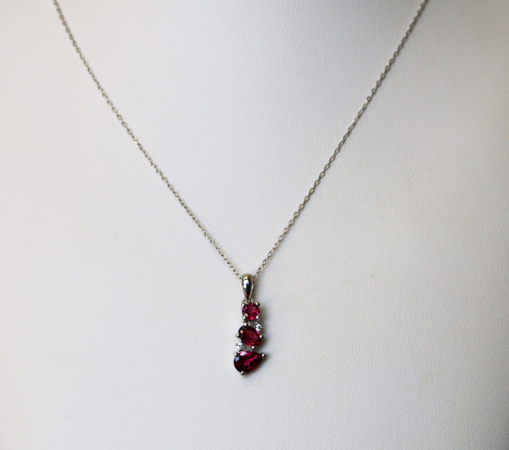 天然石　ロードライトガーネット　キュービックジルコニア　SV 　ネックレス