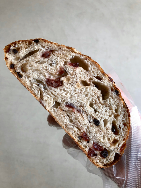 カンパーニュ・ベリーベリー【自家製酵母・国産小麦】【卵・乳製品不使用】 2枚目の画像