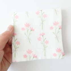 秋冬 コスモスのふわふわガーゼハンカチ 3枚目の画像