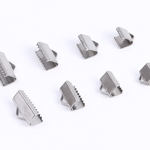 M8954-1 60個 ステンレス製 リボン留め 紐留め レース留め 留め金具