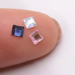 A1687_6 600個 ネイルパーツ アクリルパーツ 正方形カットA 3×3mm 3x【200ヶ】 3枚目の画像