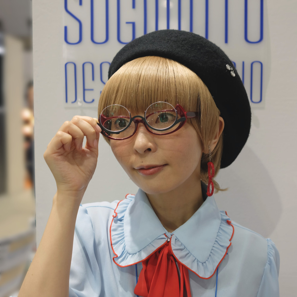 早がんきょう　チョッと遠くが見えにくい煩わしさを解決する斬新なアイディアと快適な使い方を融合したお洒落なアイツール