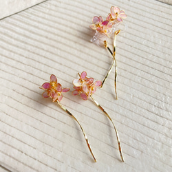 モーヴピンクの小花が大人可愛い♡オーブリエチアのツイストイヤリング/ピアス 2枚目の画像