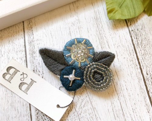 刺繍ブローチ　専用ページ 6547d2dfabaee37bb02115210ea972