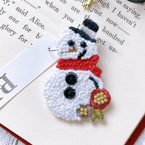 1点物】紳士なsnowman ビーズ刺繍ブローチ ブローチ P＆B 通販｜Creema  