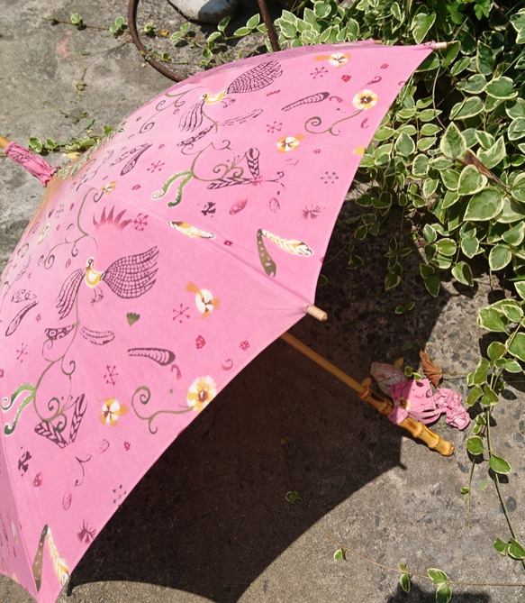 リネン　型染め　日傘　ピンクの花鳥 3枚目の画像