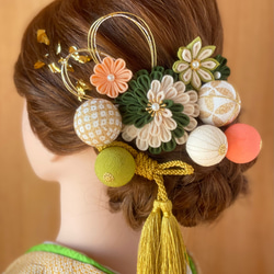 つまみ細工と玉かんざしの髪飾り／グリーン、オレンジ／選べるタッセル６色／和玉、金箔、タッセルセット 1枚目の画像