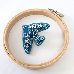 【受注製作】青い鳥のブローチ　刺繍 1枚目の画像