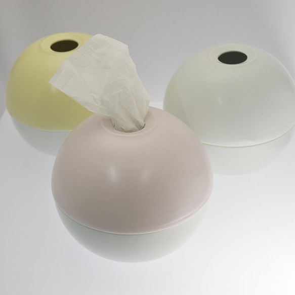 ティシュケース　白　ティッシュボックス　陶器　磁器　おしゃれ　美しいモダンなデザイン　インテリア　洗える清潔　春色　 1枚目の画像