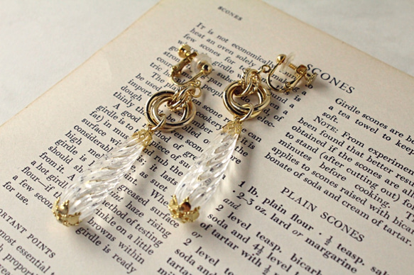 USAヴィンテージパーツのイヤリング・クリアドロップ 3枚目の画像