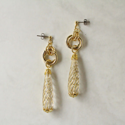 USAヴィンテージパーツのピアス・クリア×ゴールドラインドロップ 1枚目の画像