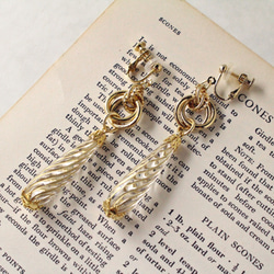 USAヴィンテージパーツのイヤリング・クリア×ゴールドラインドロップ 1枚目の画像