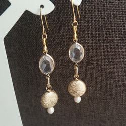 French Chic style “clear&gold”揺らめきピアス 2枚目の画像