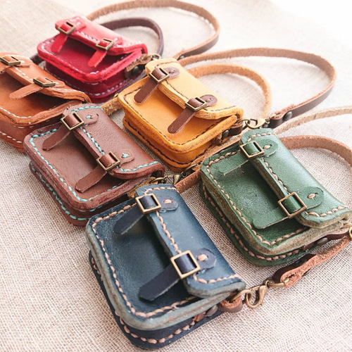 グリーン】ミニチュア ショルダーバッグ ネオブライス着用