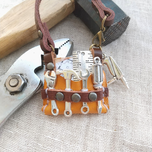 キャメル】ミニチュア工具セット 大工さん DIY 革 バッグチャーム