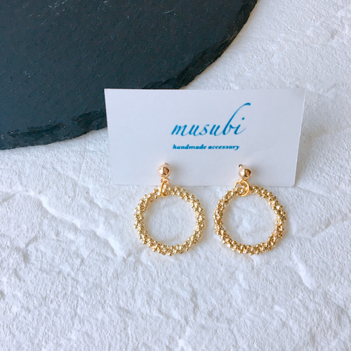 送料無料 シンプル ゴールド グレインラウンドフープ ピアス ... 【新品 袋・値札付】Round Hoop Pierce ゴールド