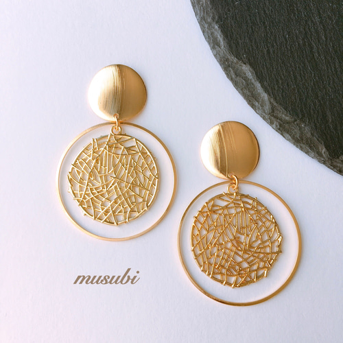 ★No.730 べっこうパーツ×スジ入りゴールドフープピアス/白 大ぶり e221-1.jpg