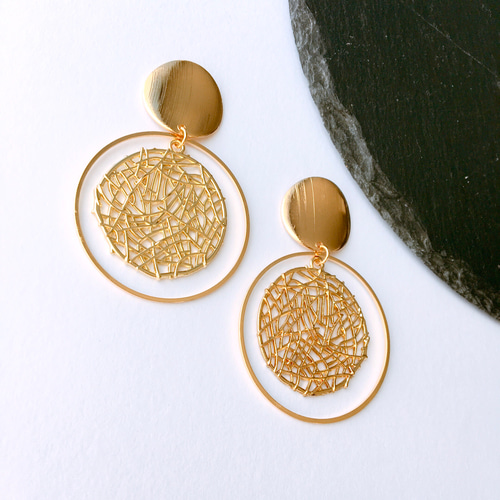 送料無料♡ 大ぶり ゴールド 透かし フープ ピアス /イヤリング