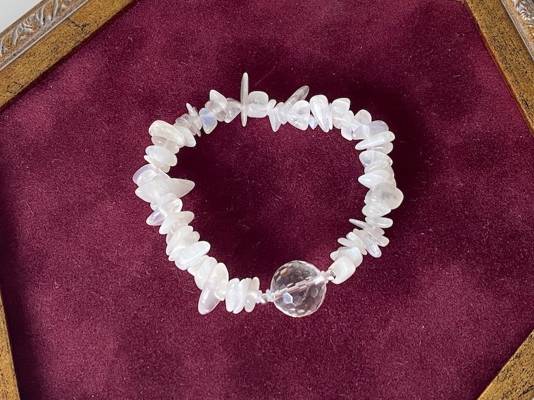 Genuine：ムーンストーンさざれブレスレット＊６月の誕生石