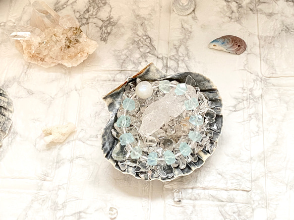 天然の貝のお皿と水晶さざれで天然石ブレスレットの浄化：浄化セットA（イタヤガイと浄化用さざれ） 4枚目の画像