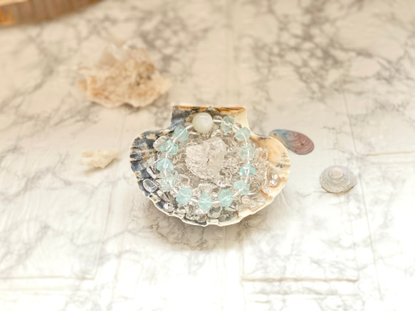 天然の貝のお皿と水晶さざれで天然石ブレスレットの浄化：浄化セットA（イタヤガイと浄化用さざれ） 5枚目の画像