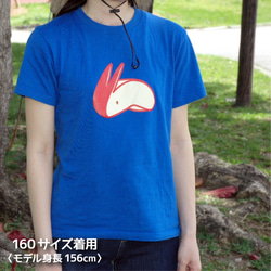 【在庫限り】リンゴうさぎ Tシャツ〈size M〉ロイヤルブルー 2枚目の画像