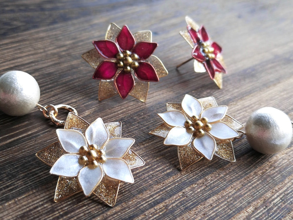 Christmas flower pierced earring 第3張的照片