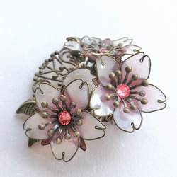 SAKURA * Cherry blossom brooch 第3張的照片