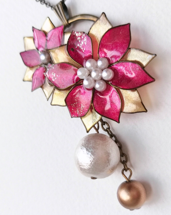 Christmas flowers wreath — pendant necklace 第3張的照片