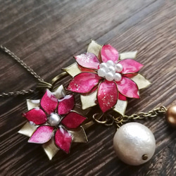 Christmas flowers wreath — pendant necklace 第2張的照片