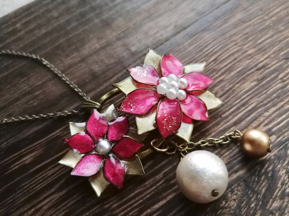 Christmas flowers wreath — pendant necklace 第2張的照片