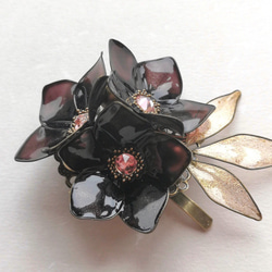 Christmas rose hair cuff 第3張的照片