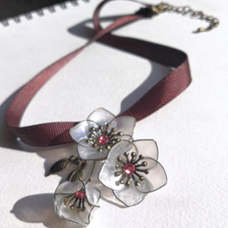 White Christmas Roses ❄️ Choker necklace 第3張的照片