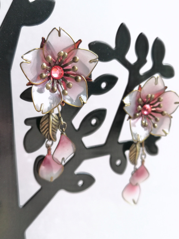 Cherry blossom (SAKURA) --  pierced earring 第3張的照片