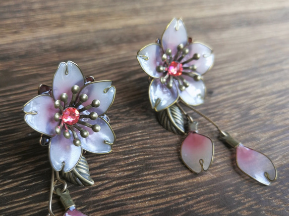 Cherry blossom (SAKURA) --  pierced earring 第4張的照片