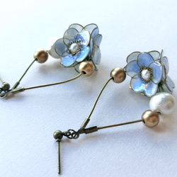 The  Nemophila bouquet— clip earrings / pierced earrings 第3張的照片