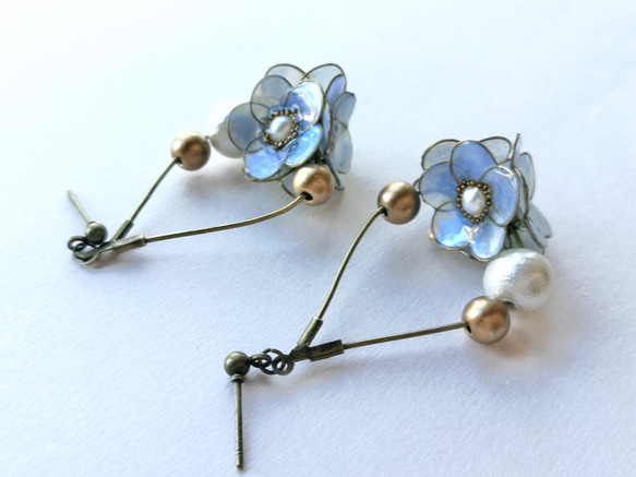 The  Nemophila bouquet— clip earrings / pierced earrings 第3張的照片