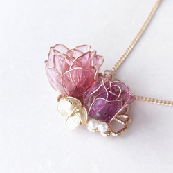 the Old Rose necklace 第1張的照片