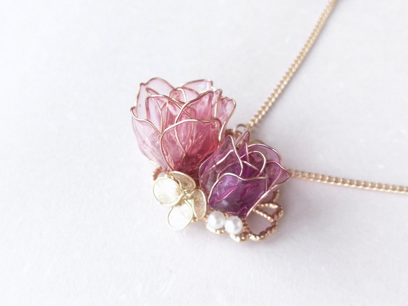 the Old Rose necklace 第1張的照片