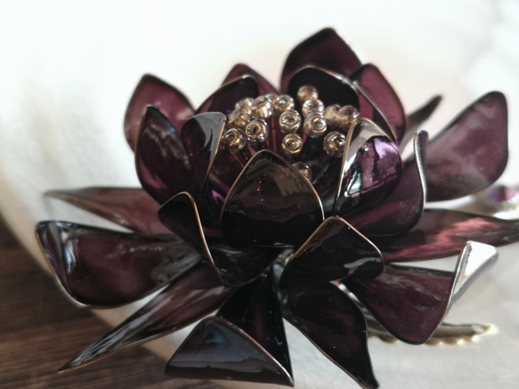 Moonlight beauty “ Dark shadow “ hair clip 第5張的照片