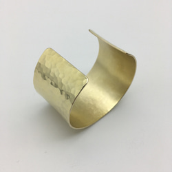 ワイドシンプル槌目真鍮バングル  ［Brass］ 7枚目の画像