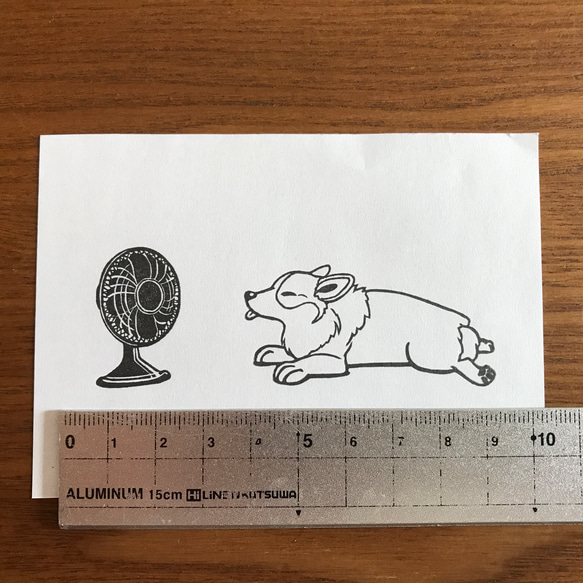 『扇風機と犬』コーギー 3枚目の画像