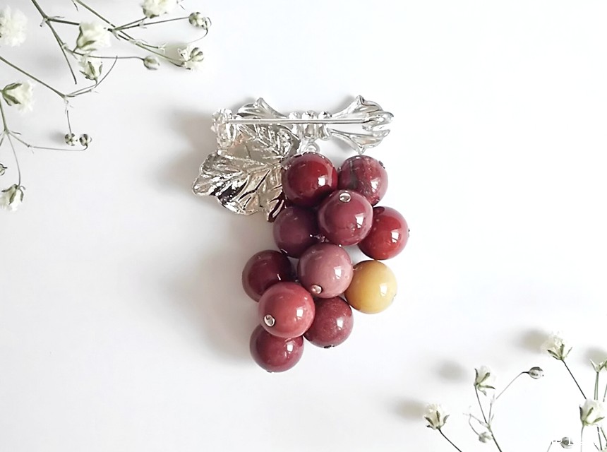 モッカイトの葡萄ブローチ