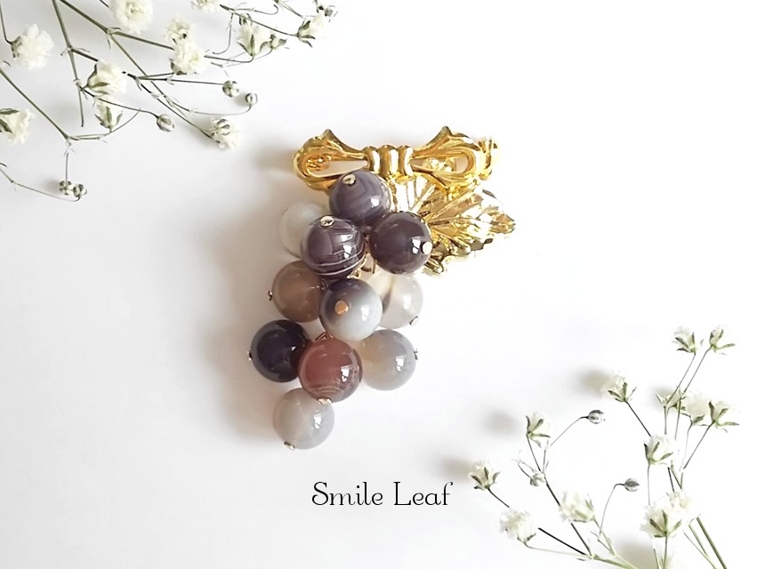 ボツワナアゲートの葡萄ブローチ