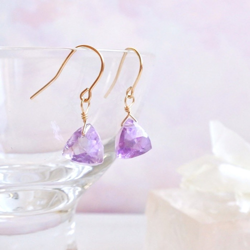 14kgf＊すみれ色＊アメジスト＊トライアングルカット＊ピアス＊ ピアス 