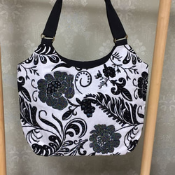 ☆ベトナムビーズ刺繍バッグ☆ 普段使いバッグ ビーズ刺繍 白×黒