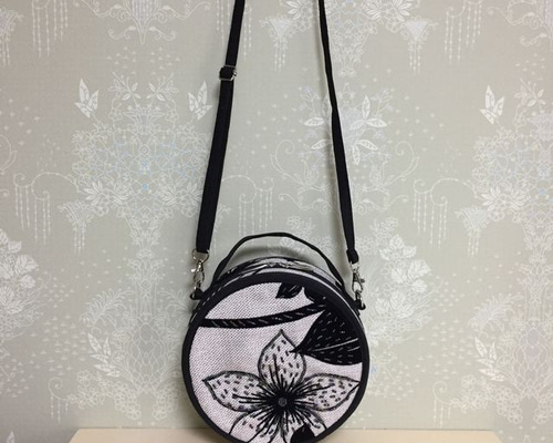 ☆ベトナムビーズ刺繍バッグ☆ ショルダーバッグ ベージュ×黒