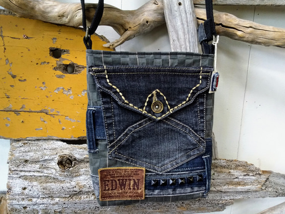 ★専用です★デニムリメイクバッグ　サコッシュ　ショルダー UK TRIDENT ハンドメイド デニム サコッシュ ショルダーバッグ